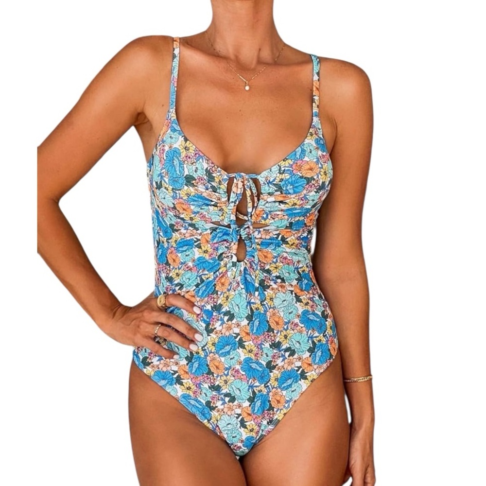 CUPSHE one piece floral swimsuit M